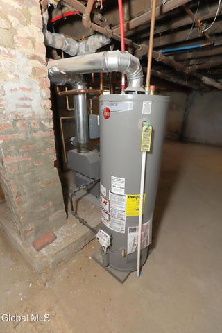 2 Orford Street, Colonie, NY 12205