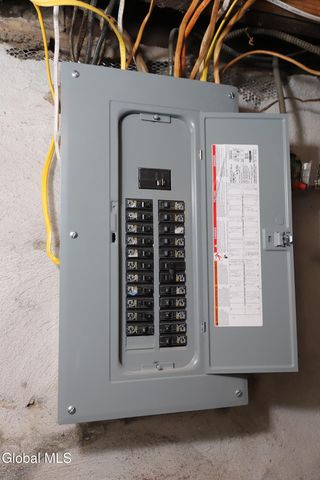 2 Orford Street, Colonie, NY 12205