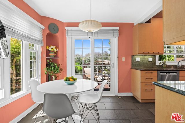 825 S Stanley Avenue, Los Angeles, CA 90036
