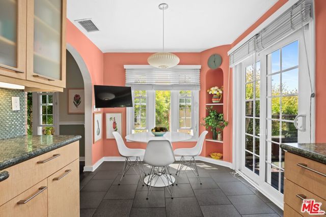825 S Stanley Avenue, Los Angeles, CA 90036
