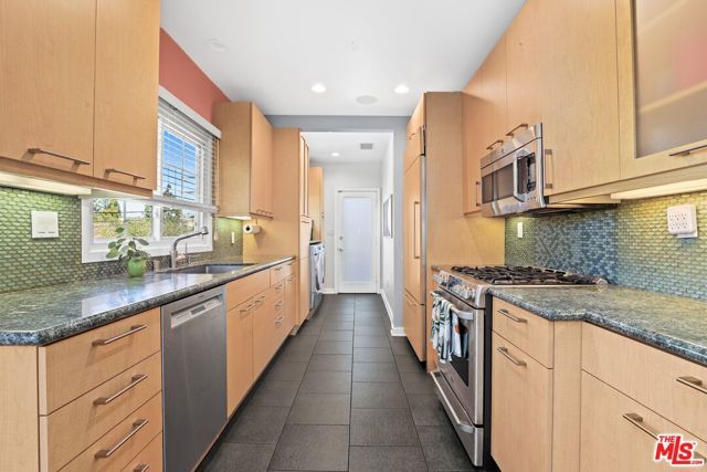 825 S Stanley Avenue, Los Angeles, CA 90036