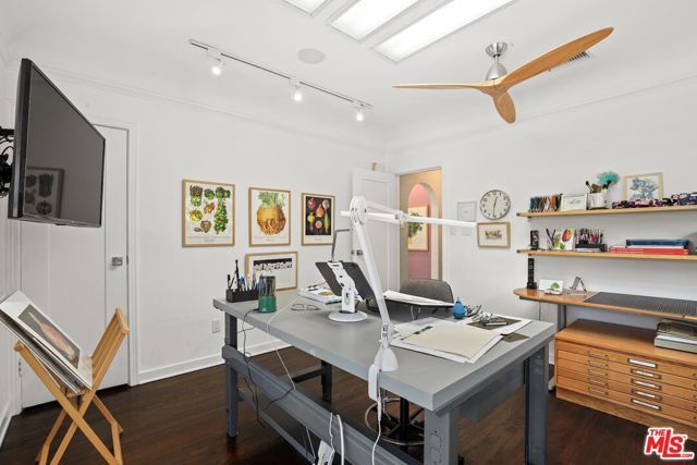 825 S Stanley Avenue, Los Angeles, CA 90036