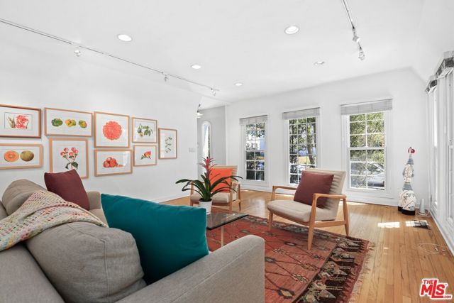 825 S Stanley Avenue, Los Angeles, CA 90036