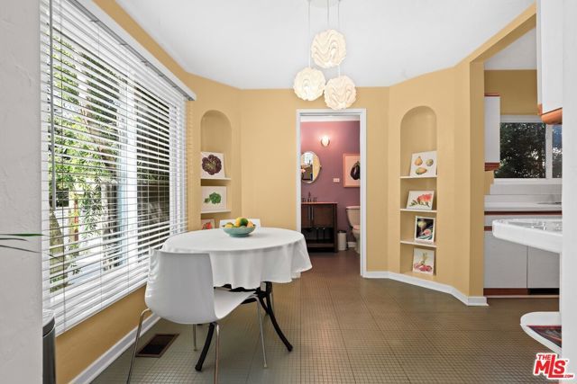 825 S Stanley Avenue, Los Angeles, CA 90036