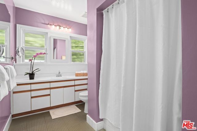 825 S Stanley Avenue, Los Angeles, CA 90036