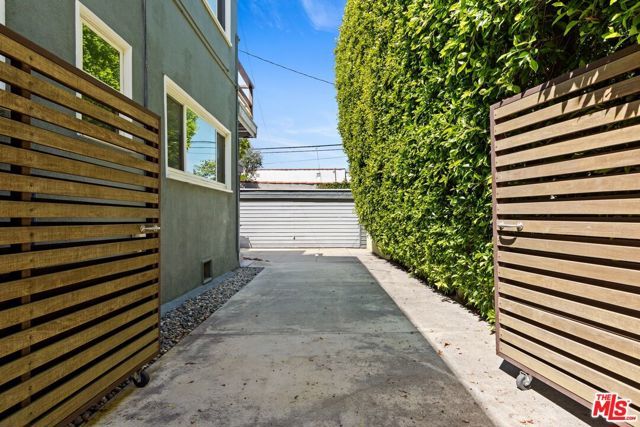825 S Stanley Avenue, Los Angeles, CA 90036