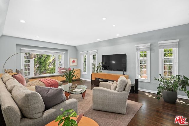 825 S Stanley Avenue, Los Angeles, CA 90036