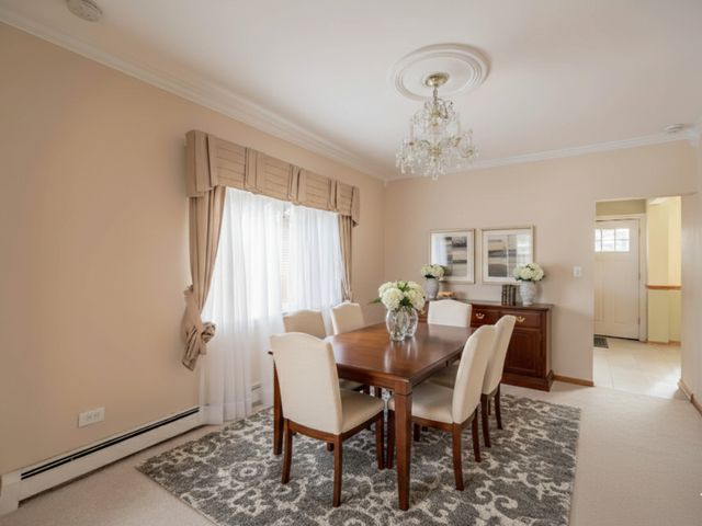 5831 W 89th Street, Oak Lawn, IL 60453