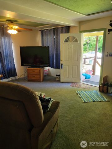 1534 Larch Street, Raymond, WA 98577