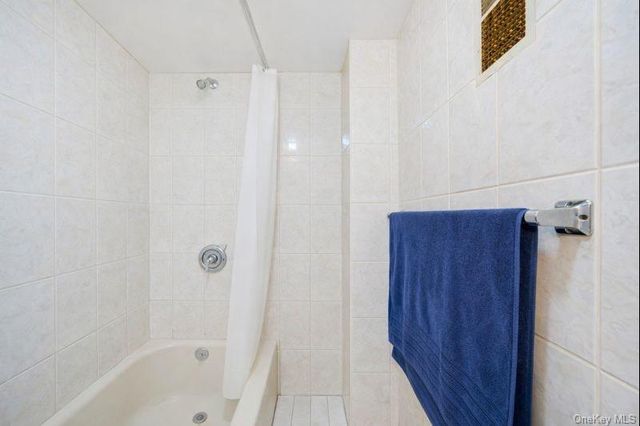 146 Terrace Avenue, Elmont, NY 11003