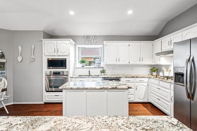 2302 Randi Road, Rowlett, TX 75088