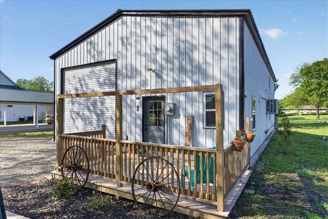 105 W 4th Street, Creighton, MO 64739