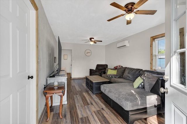 105 W 4th Street, Creighton, MO 64739