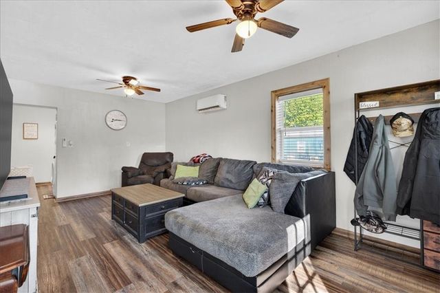 105 W 4th Street, Creighton, MO 64739
