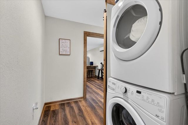 105 W 4th Street, Creighton, MO 64739
