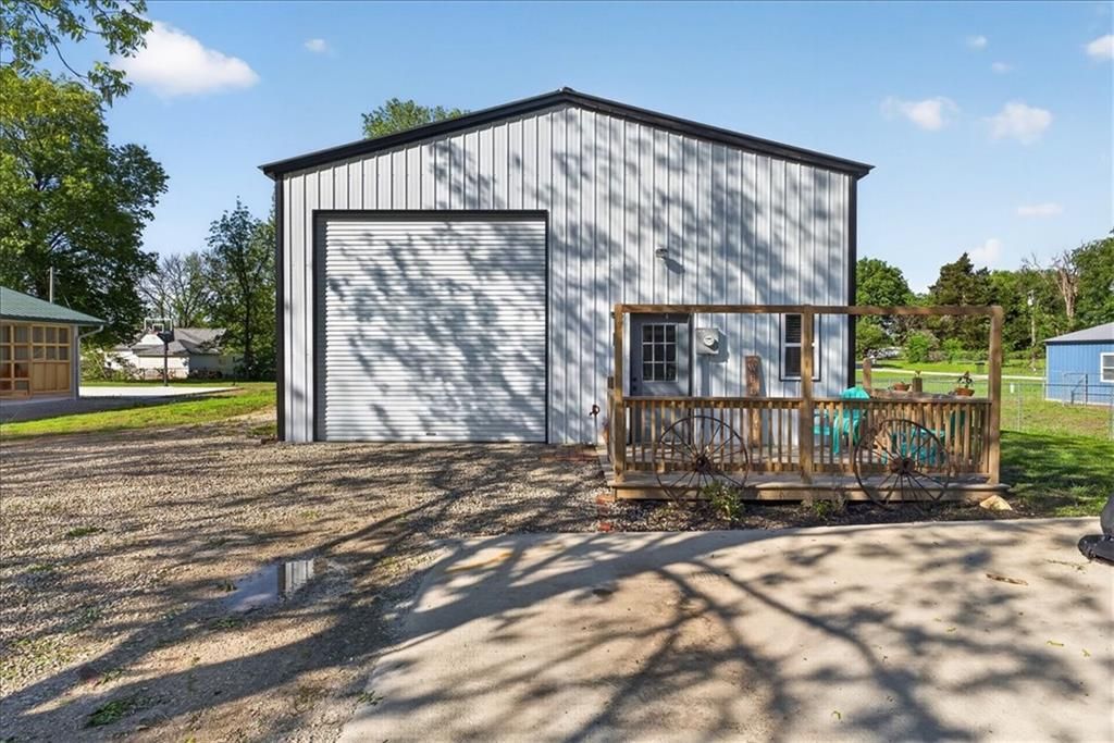 105 W 4th Street, Creighton, MO 64739