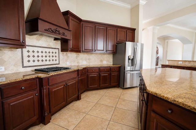 7522 Mulrain Drive, Sugar Land, TX 77479