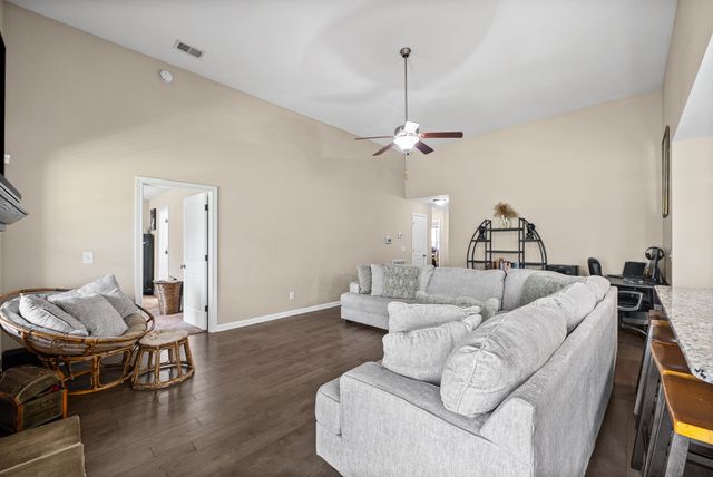 741 Tidwell Dr, Clarksville, TN 37042