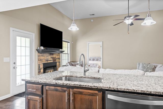 741 Tidwell Dr, Clarksville, TN 37042