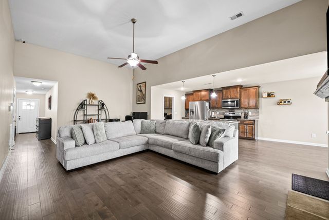 741 Tidwell Dr, Clarksville, TN 37042
