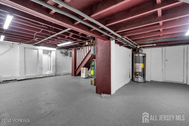 13 Smiths Lane, East Brunswick, NJ 08816