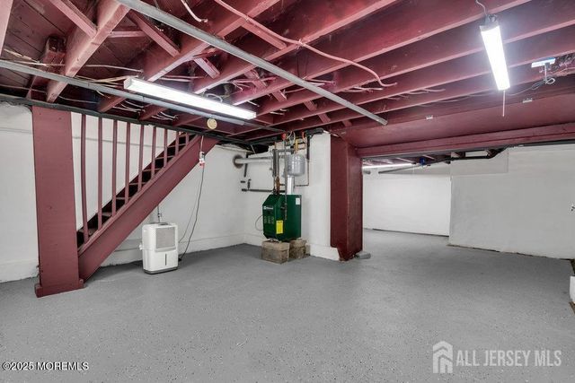 13 Smiths Lane, East Brunswick, NJ 08816