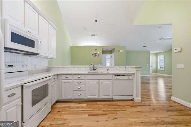 945 BURNT HICKORY Circle NW 8, Marietta, GA 30064