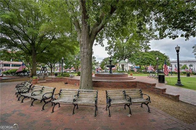 945 BURNT HICKORY Circle NW 8, Marietta, GA 30064