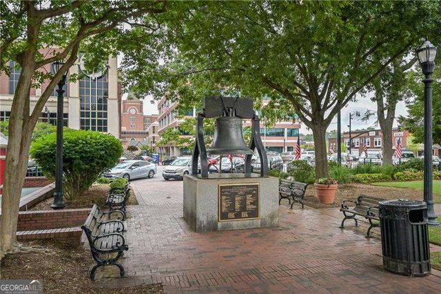 945 BURNT HICKORY Circle NW 8, Marietta, GA 30064