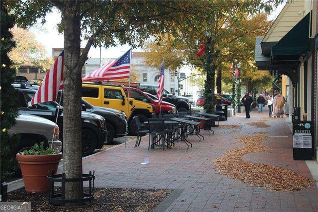 945 BURNT HICKORY Circle NW 8, Marietta, GA 30064