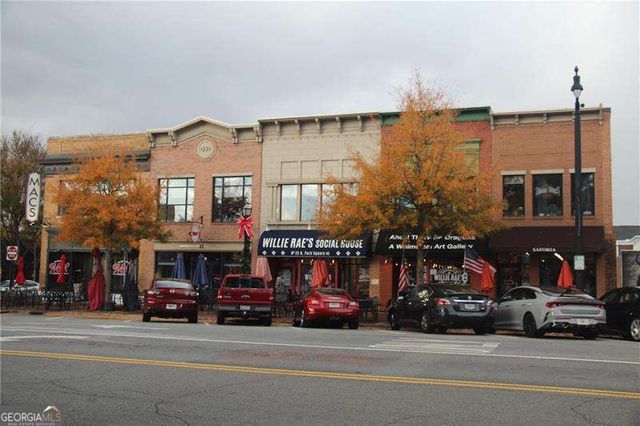 945 BURNT HICKORY Circle NW 8, Marietta, GA 30064