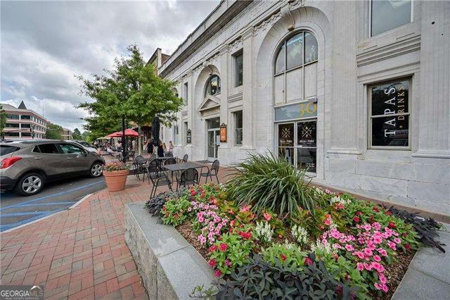 945 BURNT HICKORY Circle NW 8, Marietta, GA 30064