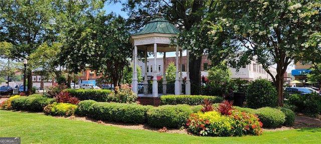 945 BURNT HICKORY Circle NW 8, Marietta, GA 30064