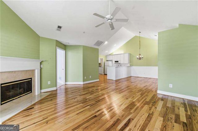 945 BURNT HICKORY Circle NW 8, Marietta, GA 30064