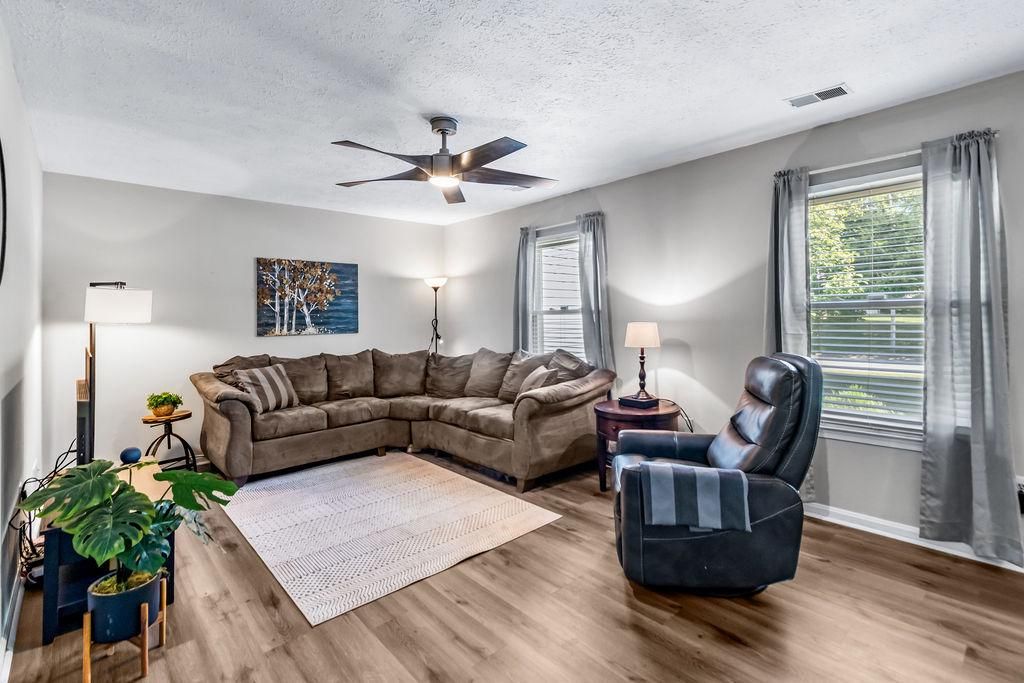 Image 7 of property listing at 14935 NASHUA LN, Bowie, MD 20716