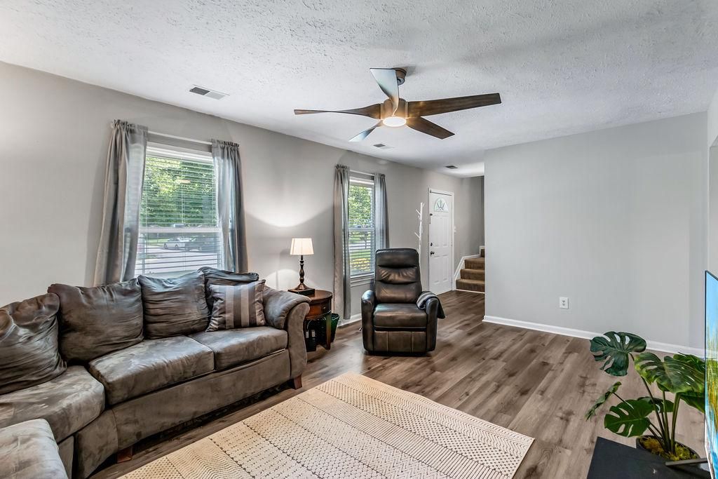 Image 8 of property listing at 14935 NASHUA LN, Bowie, MD 20716