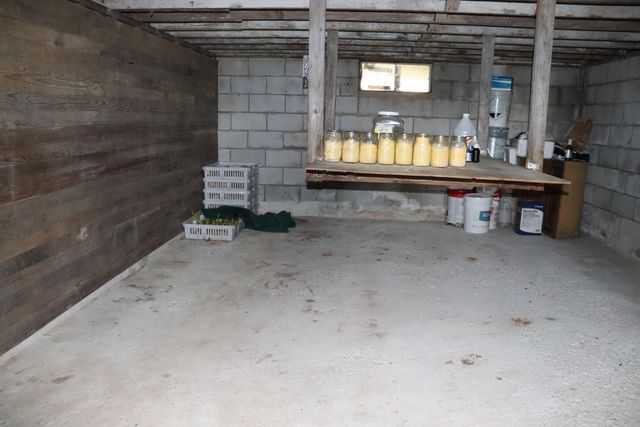 66 Lake Valley Drive, Seymour, MO 65746