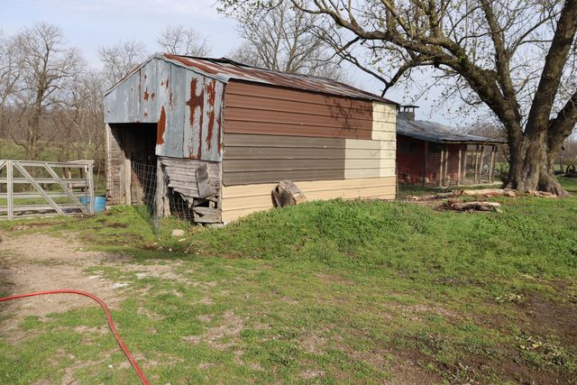 66 Lake Valley Drive, Seymour, MO 65746