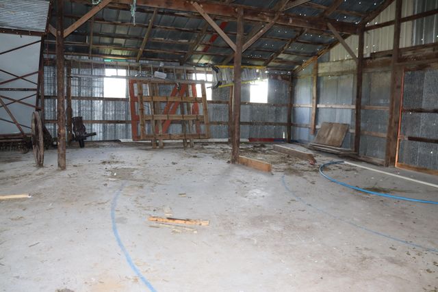 66 Lake Valley Drive, Seymour, MO 65746