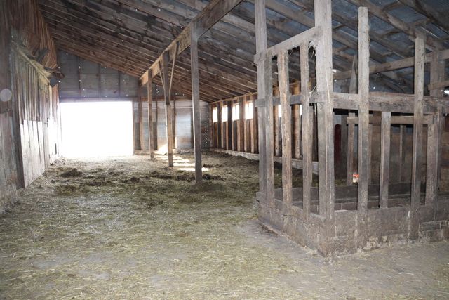 66 Lake Valley Drive, Seymour, MO 65746