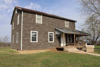 66 Lake Valley Drive, Seymour, MO 65746