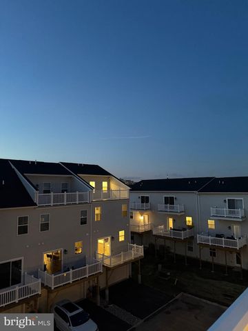 10 BARBINE WAY, Bridgeport, PA 19405