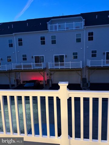 10 BARBINE WAY, Bridgeport, PA 19405