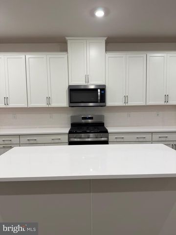 10 BARBINE WAY, Bridgeport, PA 19405