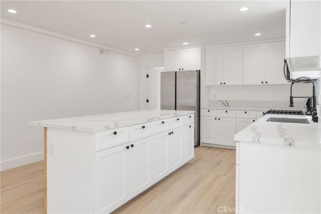 2338 S Cloverdale Avenue, Los Angeles, CA 90016