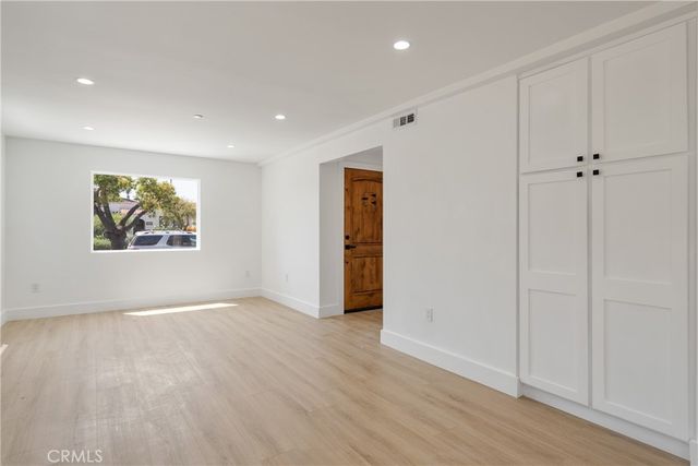 2338 S Cloverdale Avenue, Los Angeles, CA 90016