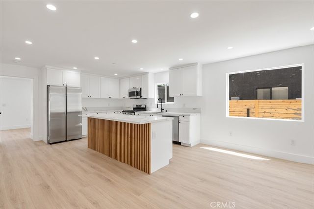 2338 S Cloverdale Avenue, Los Angeles, CA 90016