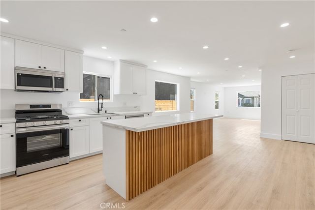 2338 S Cloverdale Avenue, Los Angeles, CA 90016