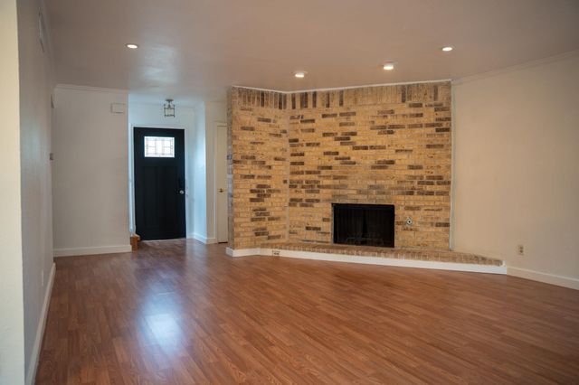 8301 Belclaire LN, Austin, TX 78748