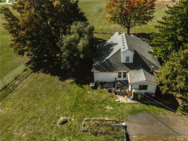 7 Cloyes Avenue, Lancaster, NY 14043